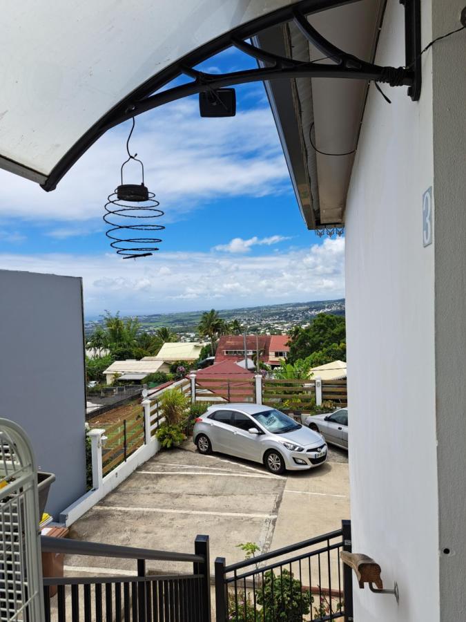 Appart A La Res Andy Accueillant 1 A 5 Pers Arrive Autonome , 2 Places De Parking Dans La Cour Devant La Maison Lägenhet Saint-Denis Exteriör bild